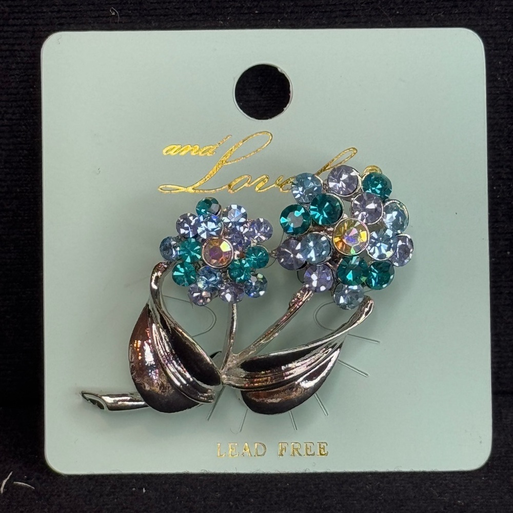 and Lovey’s Sparkling Flower Brooch
